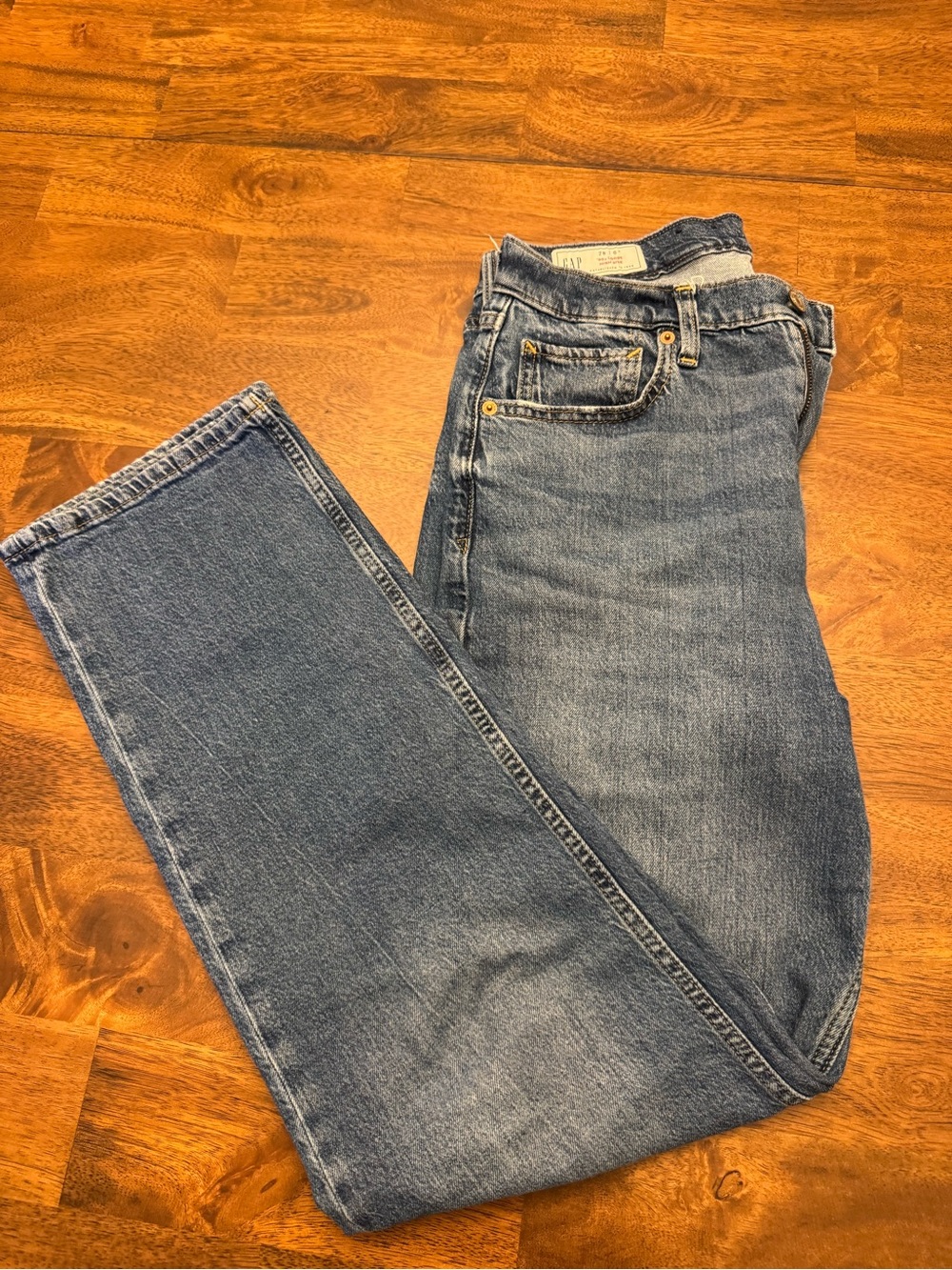 GAP High-Rise Women’s Straight Jeans in Medium Blue